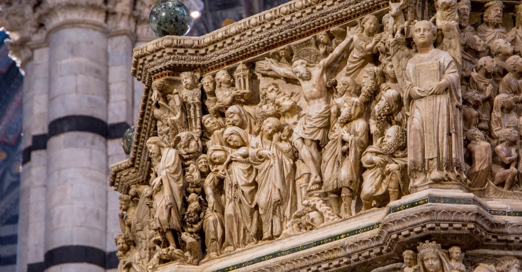 The amazing Crucifixion you must see in the visit to the Siena